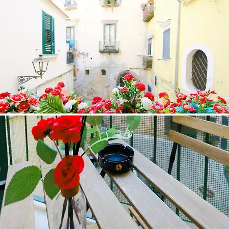 Stay In The Heart Of Salerno - Near The Duomo "La Finestra Sul Borgo"-2
